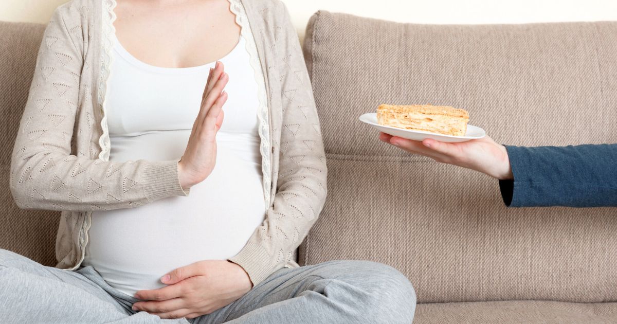 What Pregnant Women Should Avoid Eating at Parties: A Helpful Guide For Fall Gatherings