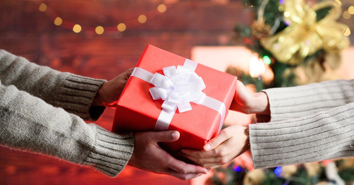 Sentimental Christmas Gifts for New Parents They’ll Cherish Forever