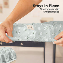 Load image into Gallery viewer, Soothe Fitted Mini Crib Sheet (Daisies)
