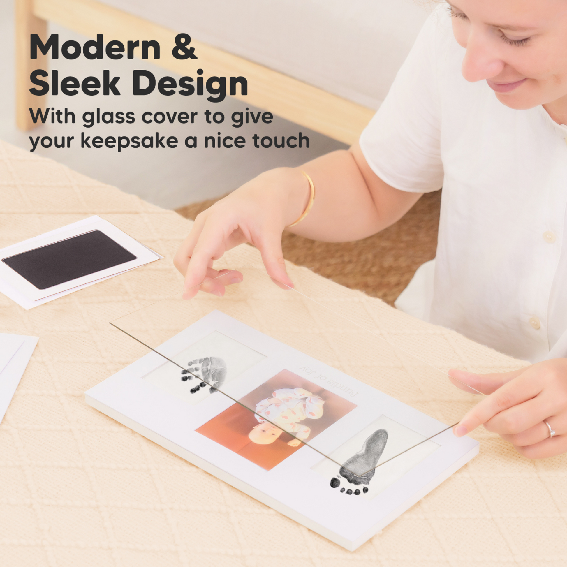 Modern & Sleek Design: With glass cover to give your keepsake a nice touch
 24654088601786